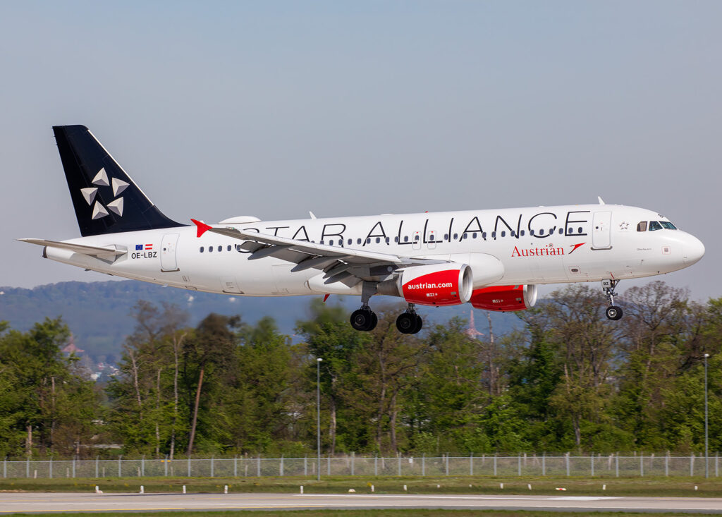 Emirates Airbus A380 Takeoff Frankfurt Airport<br />
A6-EOQ