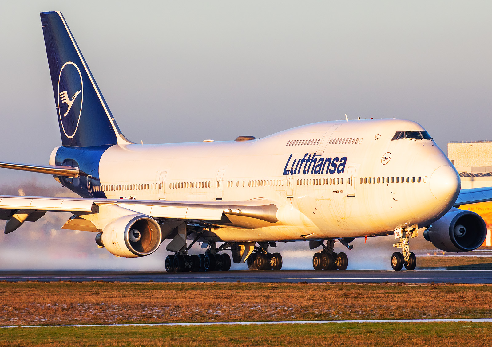 Emirates Airbus A380 Takeoff Frankfurt Airport<br />
A6-EOQ